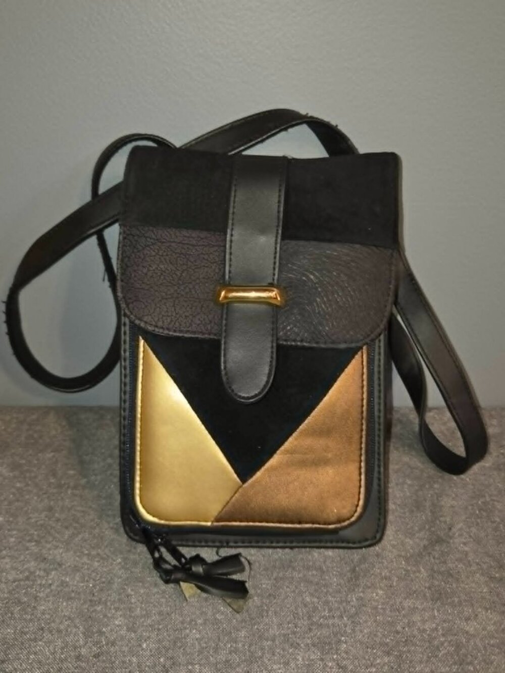Genuine Leather Crossbody Travel Organizer Passport Wallet Black Gold